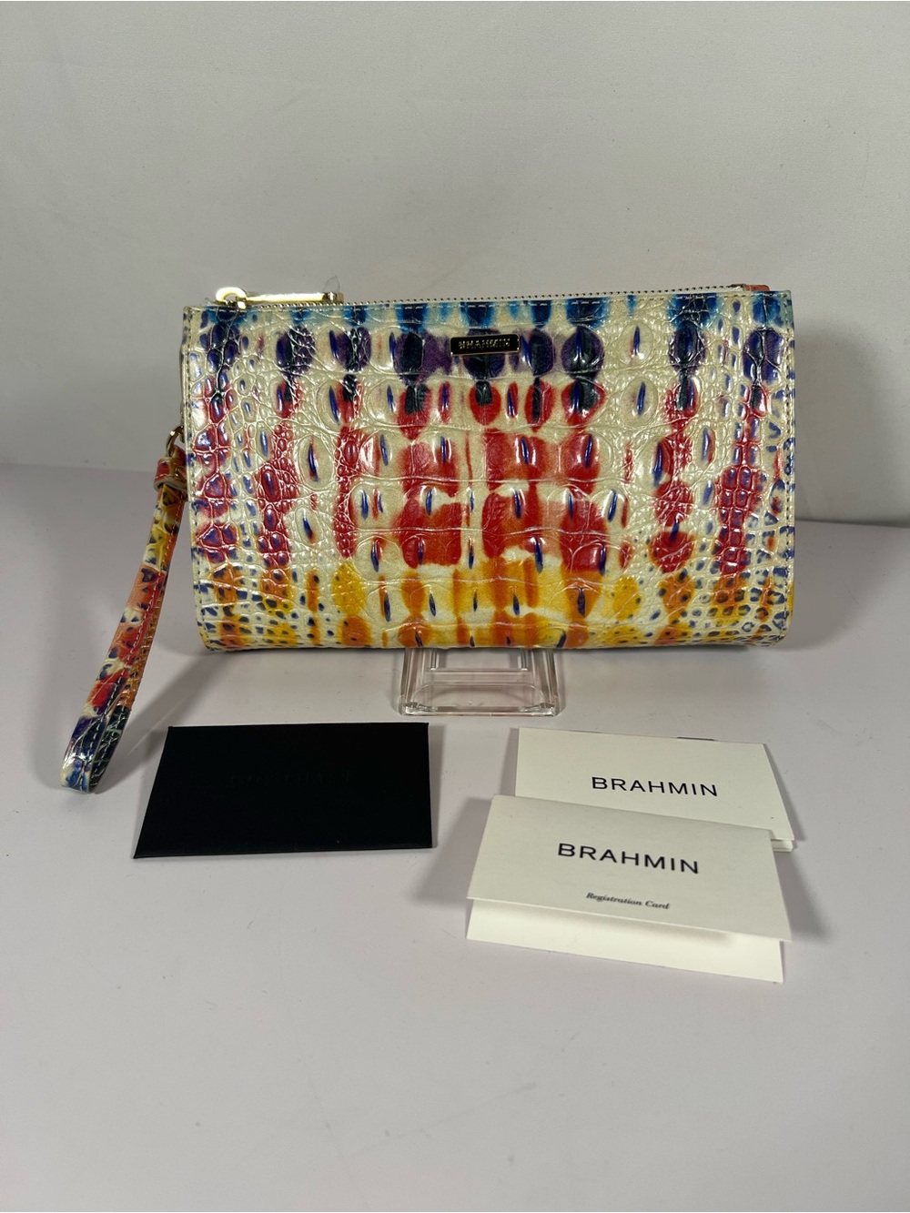 4096: NWOT Brahmin Melbourne Croc Embossed Wristlet Clutch Multicolor Leather